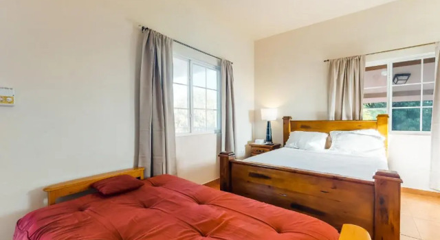 Isebei Guest House, Book Guesthouse Hopkins Stann Creek