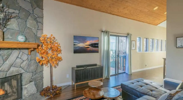 Viking Bear Lair Lakefront Condo