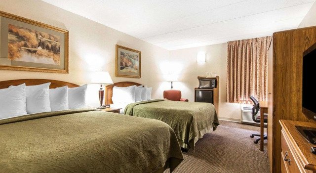 Четырёхместный номер Standard Quality Inn Chillicothe