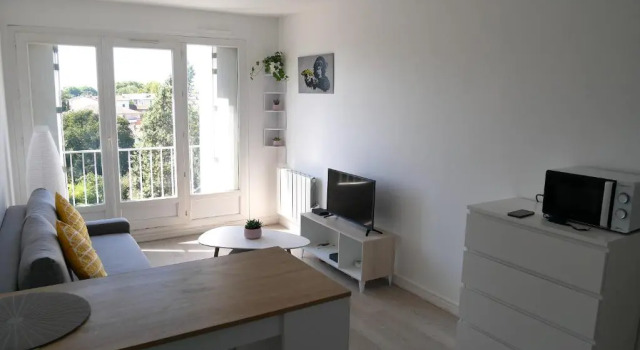 Botanic Garden Studio Cosy, Parking, Metro (Adults Only)