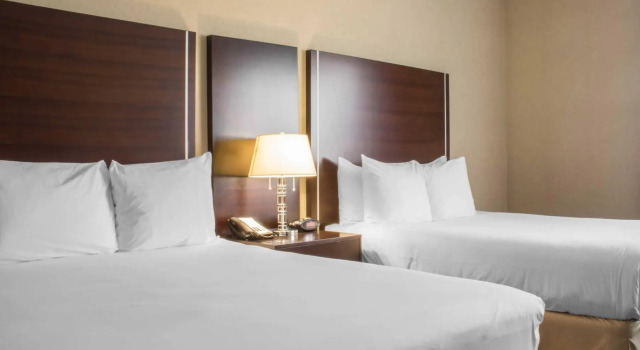 Кровать в общем номере TownePlace Suites by Marriott Toronto Oakville