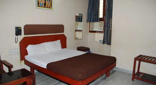 Sri Sai Residency, Rezerwuj Hotel Hotele w Andhra Pradesh z parkingiem, Parking