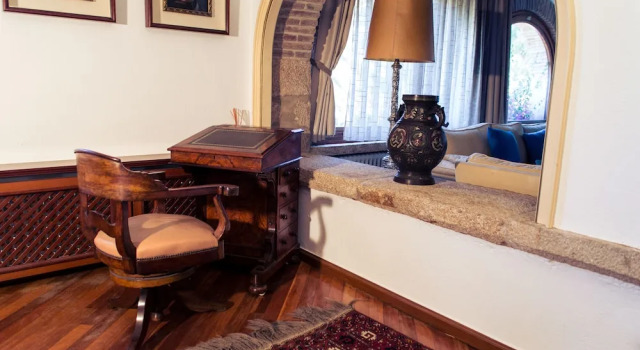 Casa Mas Cruanyes, Rezerwuj Hotel Hotele w Gironès z parkingiem, Parking