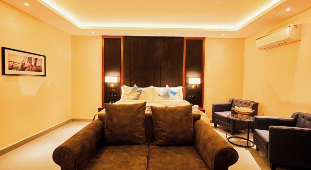 Номер Executive The Yacht Hotel