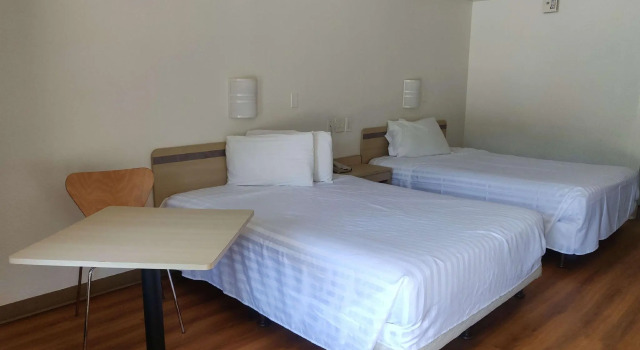 Четырёхместный номер Standard Travelodge by Wyndham Fayetteville
