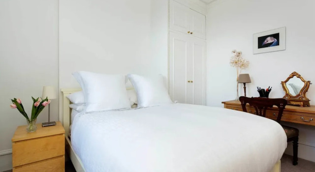 Charming Fulham flat, Забронировать Отель Отели Англии 3 звезды, 3*