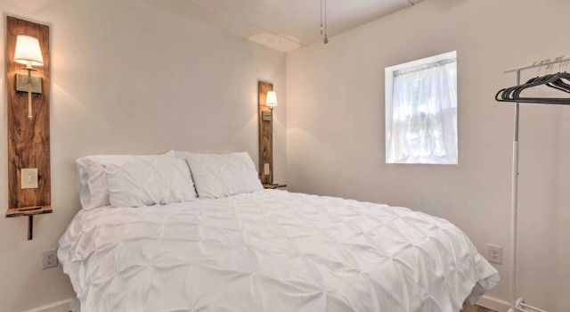 Claires Cottage ~ 4 Mi to Downtown Greenville!, 预订 度假屋 Downtown Greenville 格林维尔