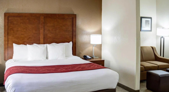 Люкс c 1 комнатой Comfort Suites Omaha Northwest