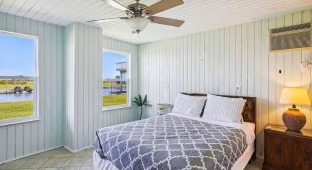 Bayfront Retreat, Book Hotel Galveston Houston