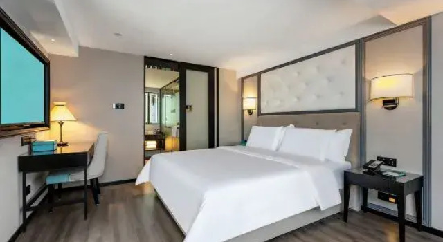 Люкс Deluxe Xijiang  Hotel(Liuzhou Xijiang Road Yaobu Ancient Town)