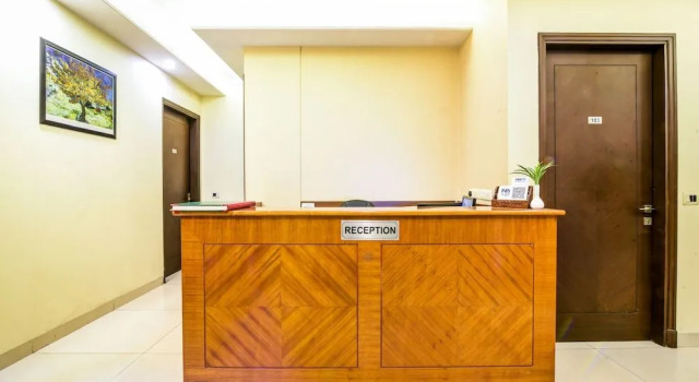 Hotel Kings Plaza, Забронировать Отель Сола 