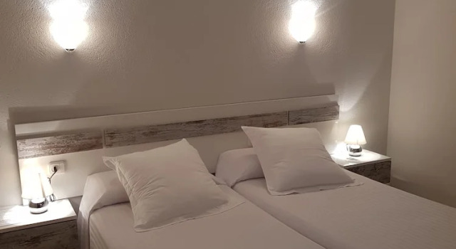 Двухместный номер Standard Hostal Ondina