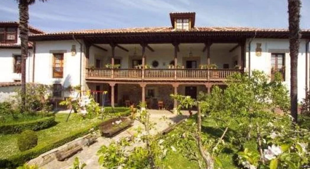 Casa de Aldea La Casona de los Valles, Prenota Hotel Hotel a Asturie con parcheggio, Parcheggio