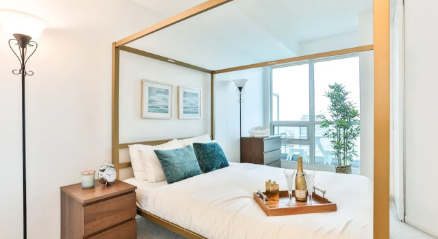 Vibrant Urban Condo 2Bed 2Bath