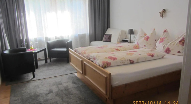 Haus Hager, Prenota Hotel Hotel a Tirolo con parcheggio, Parcheggio