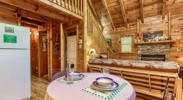 Номер Standard Cupid's Hideaway - Convenient To Downtown Gatlinburg And The National Park! 1 Bedroom Cabin by RedAwning