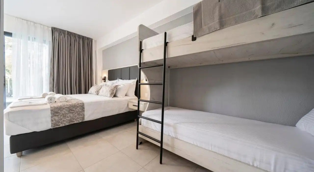 Четырёхместный номер Standard Avaton Luxury Resort and Spa Access the Enigma