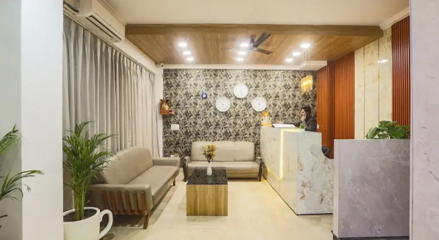Hotel Emerald Suites & Banquet By Aura, Забронировать Отель Нойда штат Уттар-Прадеш