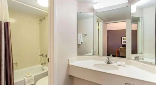 Номер Standard La Quinta Inn by Wyndham Champaign