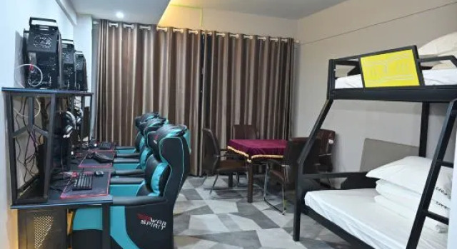 Xinyang Youmei E-sports Hotel