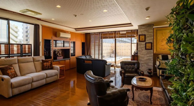 Strata Hotel