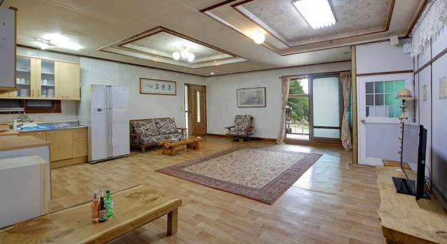 Номер Standard c 1 комнатой с балконом Gapyeong Good Morning House Pension