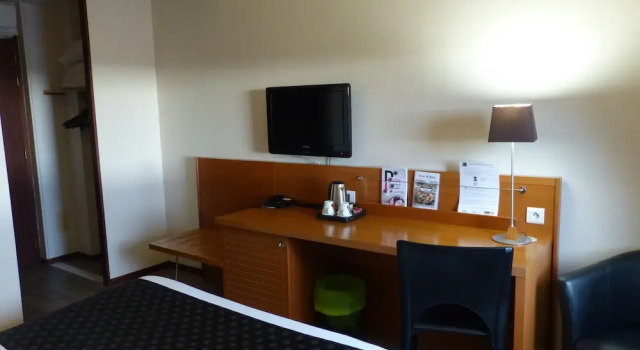 Двухместный номер Standard с балконом The Originals City, Hôtel Castel Burgond, Dijon Ouest