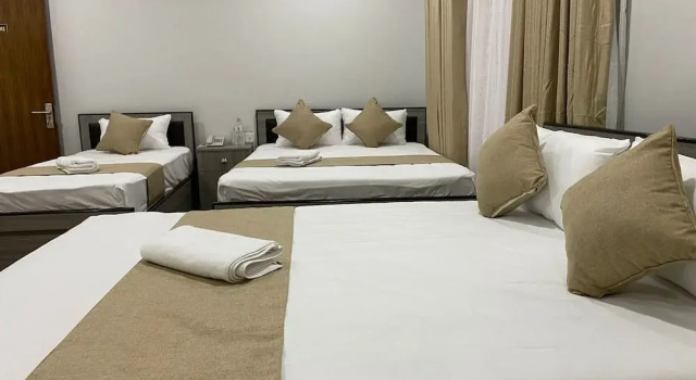 Кровать в общем номере Begnas Aqua Park Resort & Restaurant