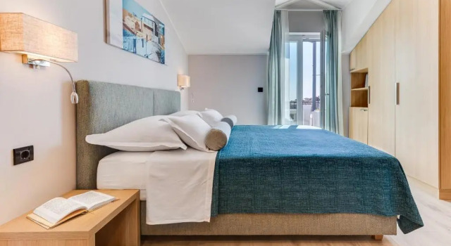 Residence Bepi Malugio, Забронировать Отель Примоштен Шибеник, рядом с Частный Пляж «Виллы Мирьяна»