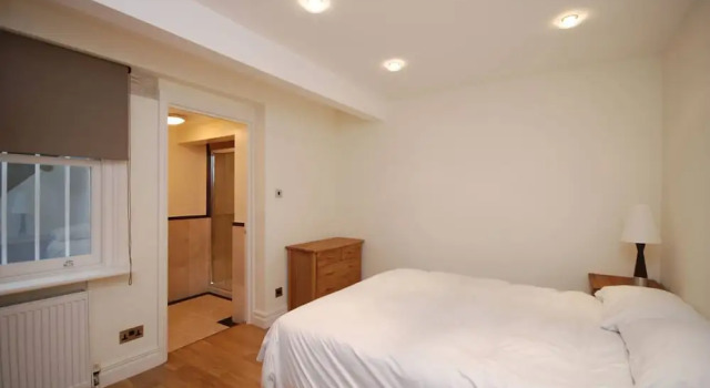 Delightful 2 Bed Garden Flat in Earl's Court, Varaa Hotelli Hotellit Suur-Lontoo pysäköinnillä, Pysäköinti