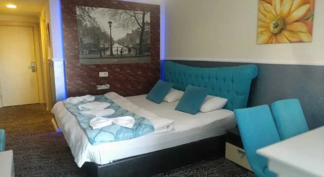 Студия Deluxe Gold Suite