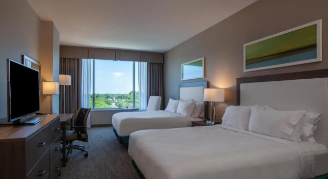 Четырёхместный номер Standard Holiday Inn Cleveland Clinic by IHG