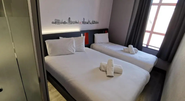Трёхместный семейный номер Standard easyHotel Sheffield