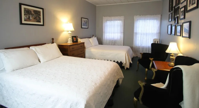 Четырёхместный номер Standard Fullerton Inn