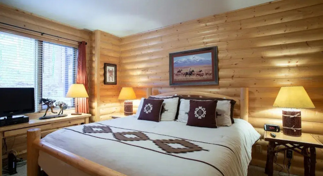 Comstock Lodge at Deer Valley Resort - Two Bedroom Condo with Hot Tub #101 2 Condo