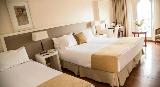 Трёхместный номер Classic Huentala Hotel