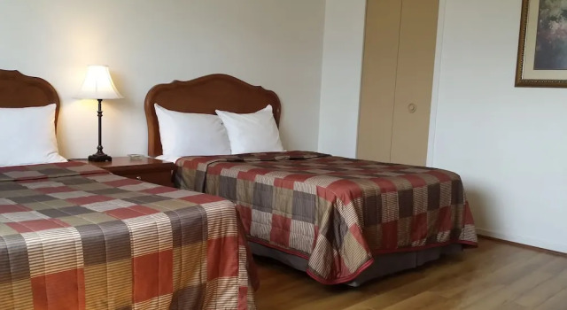 Апартаменты с 2 комнатами с балконом Motel Iberville