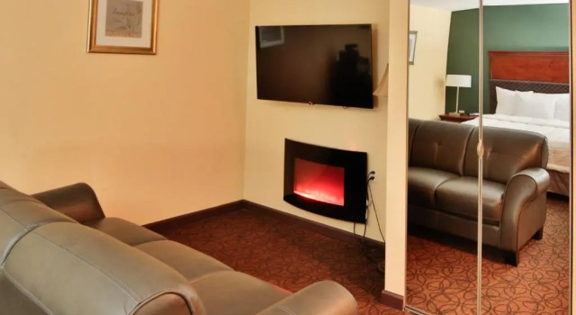 Люкс Deluxe The View Inn & Suites Bethlehem / Allentown / Lehigh Airport