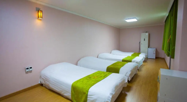 Четырёхместный номер Standard Jeju R Hotel & Guesthouse