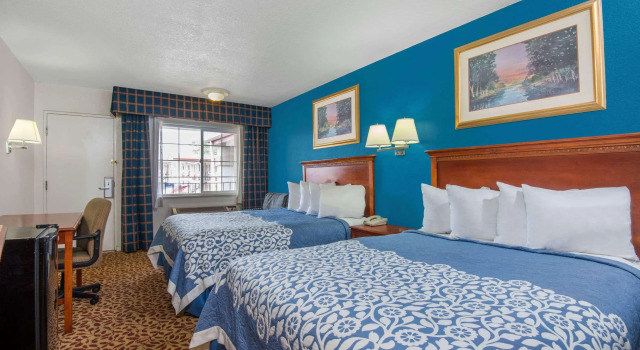Knights Inn Colorado Springs Central, Varaa Hotelli Hotellit Colorado Springs uima-altaalla, Uima-allas
