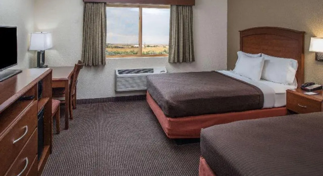 Номер Standard с балконом AmericInn by Wyndham Belle Fourche