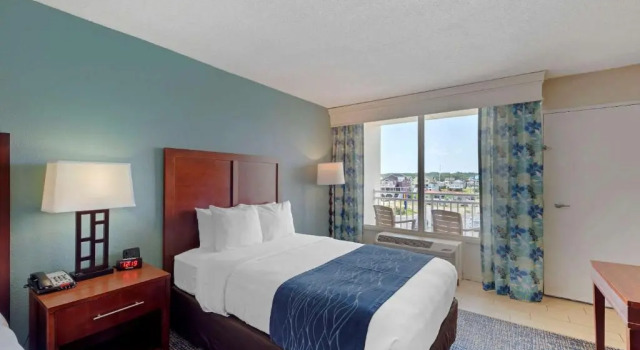 Четырёхместный номер Standard с видом на океан Comfort Inn On the Ocean