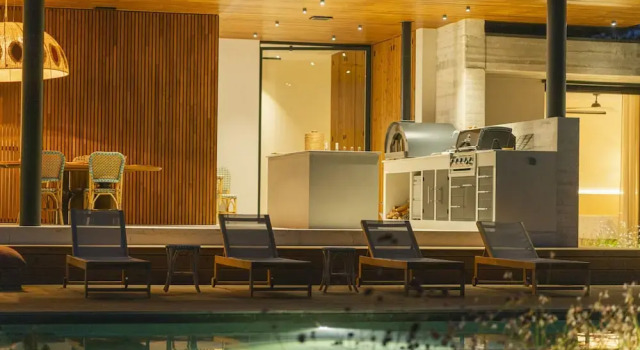 CL M Villa Retreat by Cadenzalux