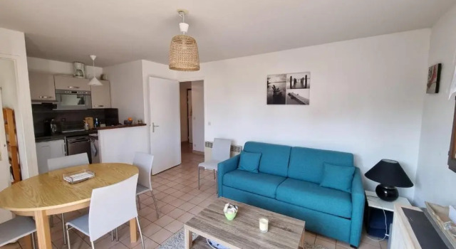 Апартаменты Nice 38 M2 Bright With Balcony Near The Sea