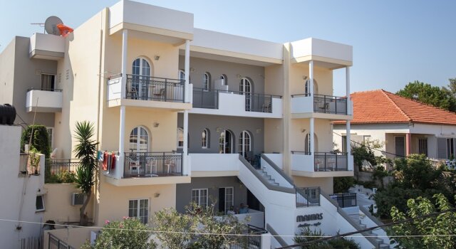 Manias Hotel Apartments