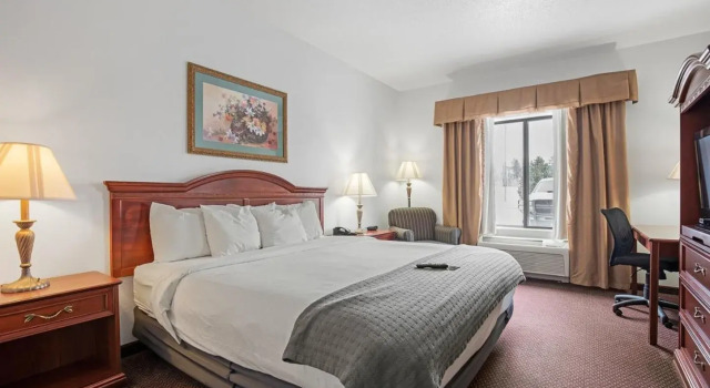 Stay USA Hotel and Suites, Забронировать Отель Отели Хот-Спрингса с парковкой, рядом с Black Hills Putt 4 Fun, Парковка