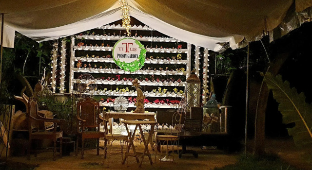 Titus Poison Garden, Book Hotel Hotels in Alfonso with Parking, Parking