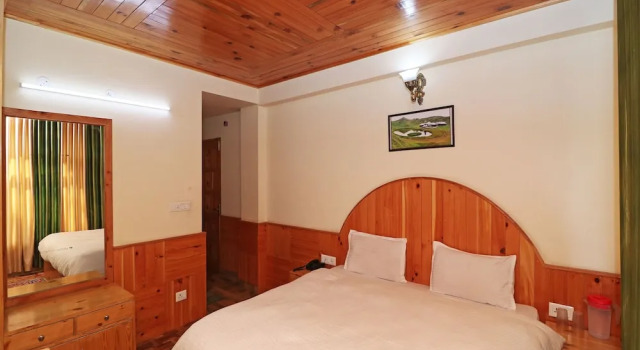 OYO 13715 Home Stay River View Manali