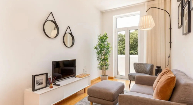 Коттедж с балконом Cosy 5 in Oporto With 1 Bedrooms and 1 Bathrooms