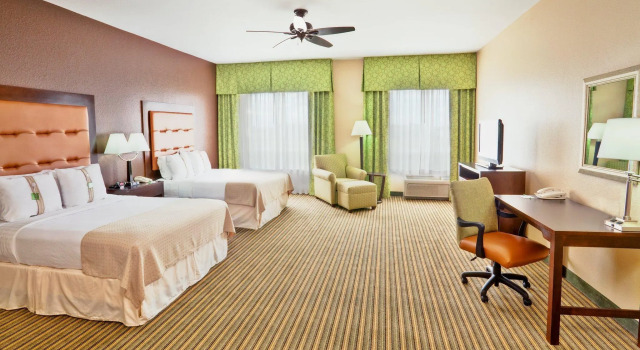 Четырёхместный номер Standard Holiday Inn Pearl - Jackson Area by IHG